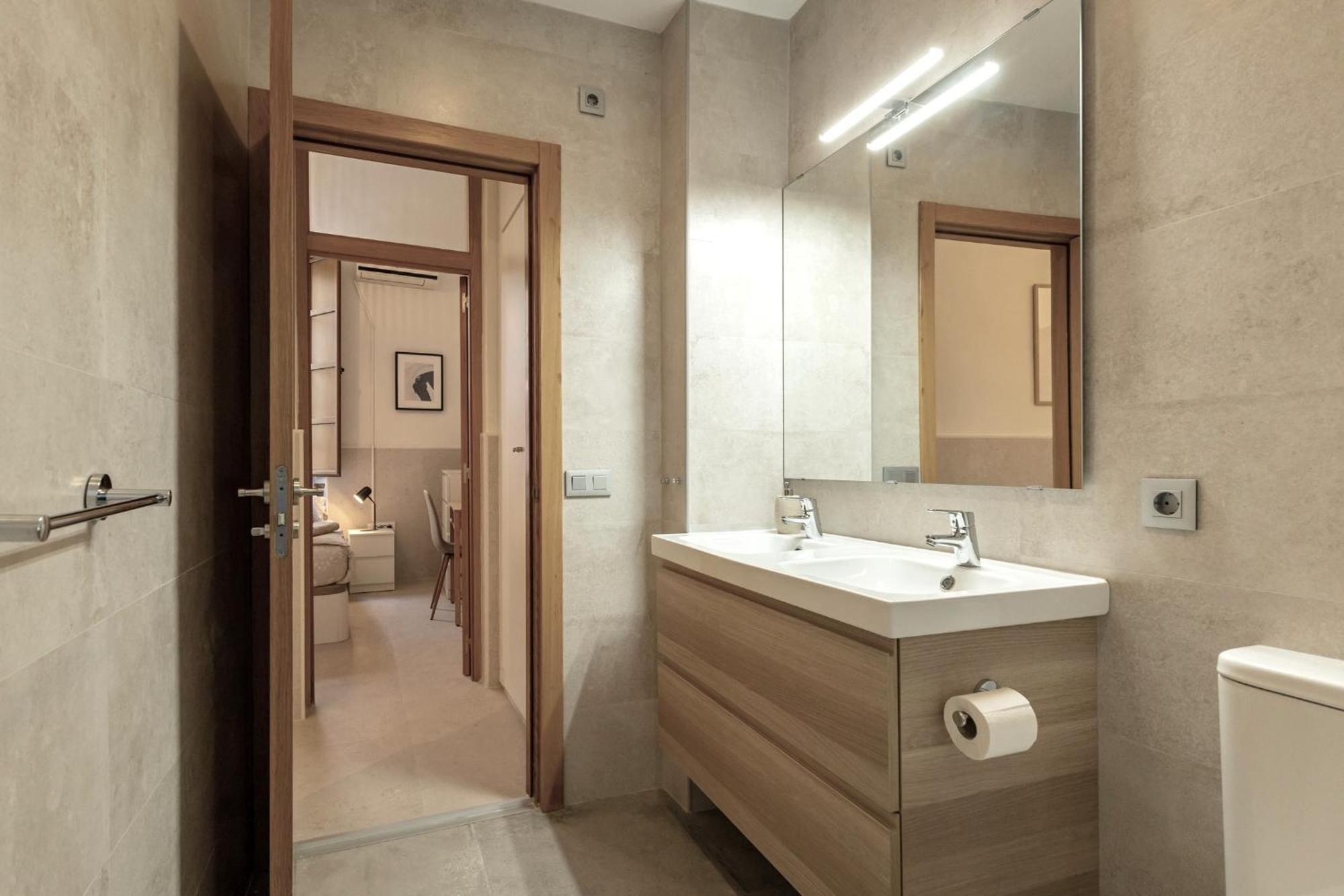 Modern Spacious Apartment Central Of Севиля Екстериор снимка